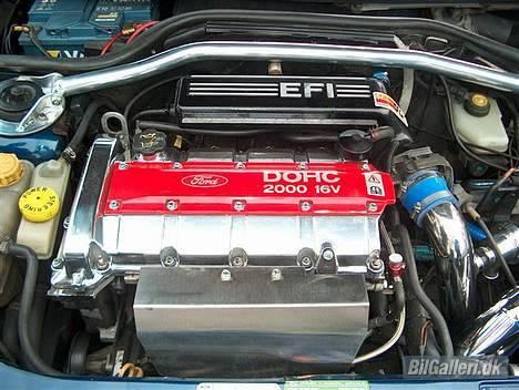 Ford RS2000 - SOLGT... - Lækker kværn...! Hvis du skruer lidt på den lille røde fætter der sidder ved topdækslet, så blir den endnu mere fun... :-) billede 8