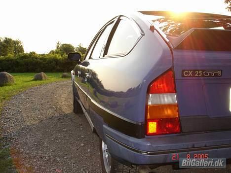 Citroën CX 25 GTI - Et af forsommerens store projekter er færdige. Poleret og lak forseglet ..... uha hvor hun skinner billede 3