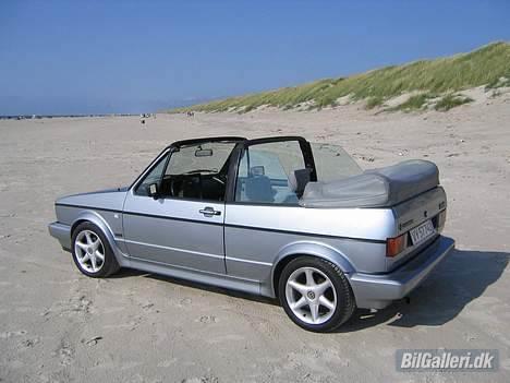VW Golf 1 Cab Old-timer - Ved stranden - hvor den hører hjemme ;-) billede 3