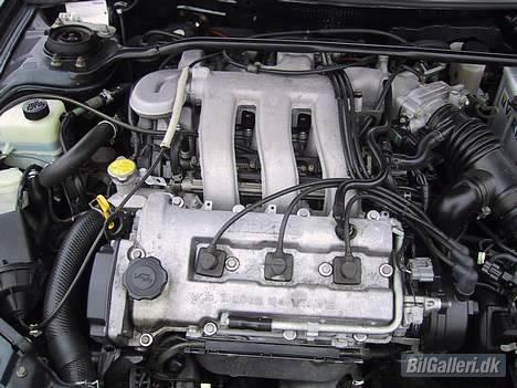 Mazda 323F GT 2,0 V6 billede 4