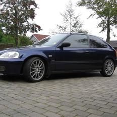 Honda Civic 1,5iLS Vtec
