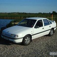 Opel Vectra A 2.0i GL *Solgt*
