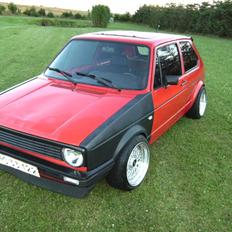 VW Golf 1 GTI 16V solgt