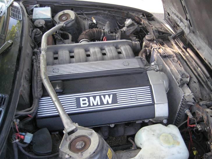 BMW E30 325i 24V (Solgt) billede 6