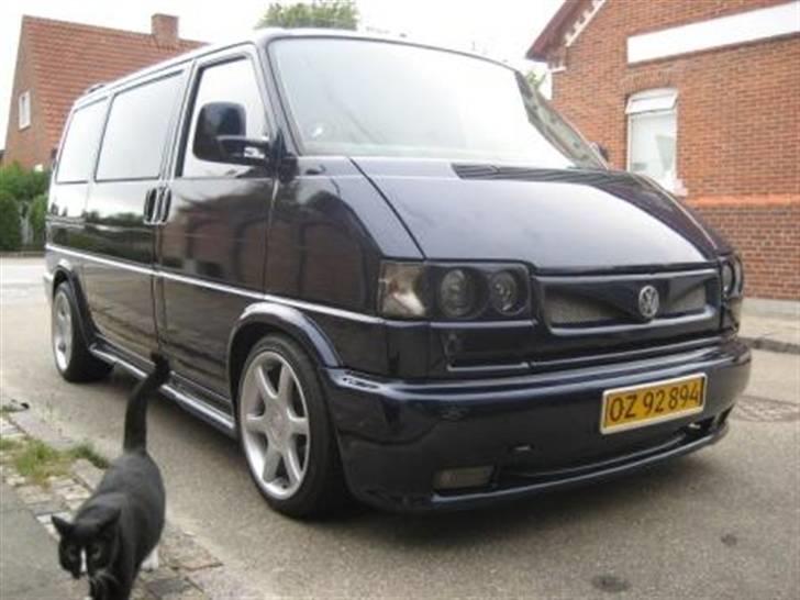 VW TRANSPORTER. SOLGT - her er den nye farve så. mangler lige lidt småting billede 5