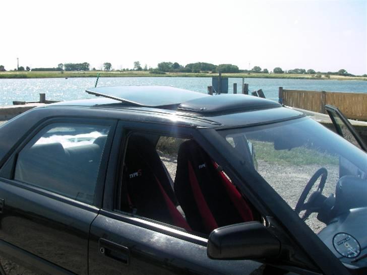 Mazda 323F billede 10