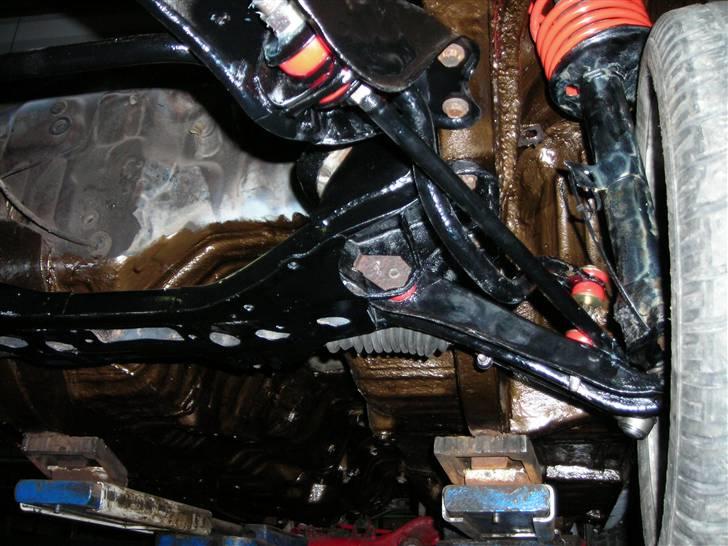 Toyota corolla gt ae86 solgt - ALT i undervognen har fået en tur som i kan se der er ikke sprunget over nogen steder=) billede 17