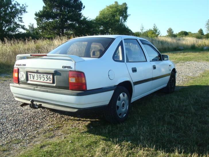 Opel Vectra A 2.0i GL *Solgt* billede 3