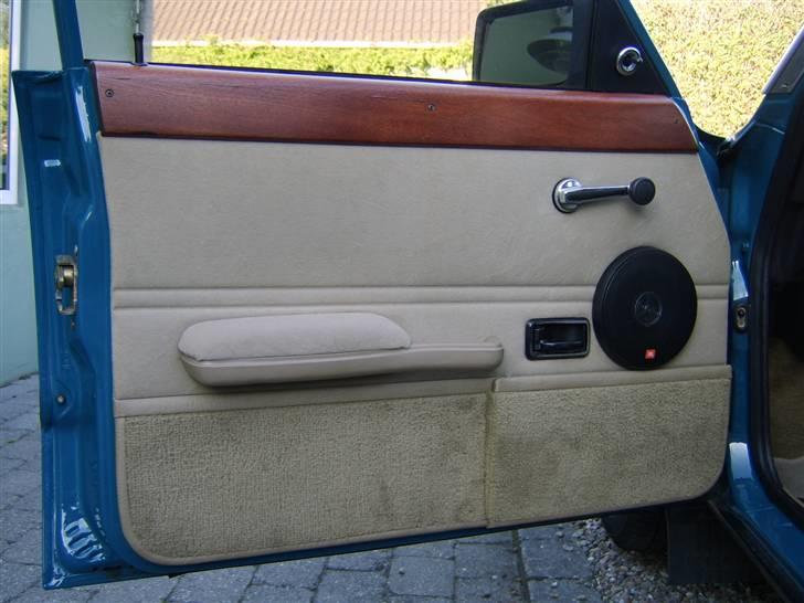 Ford Taunus 2,3 Ghia S "Solgt" - Tan Ghia dørside. Trælisten er fra mrk. 4. Dem er der lidt mere "liv i". billede 17