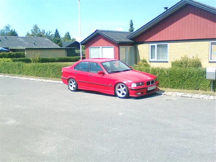 BMW E36 325i "totalskadet" - nyeste billede af bilen...  billede 15