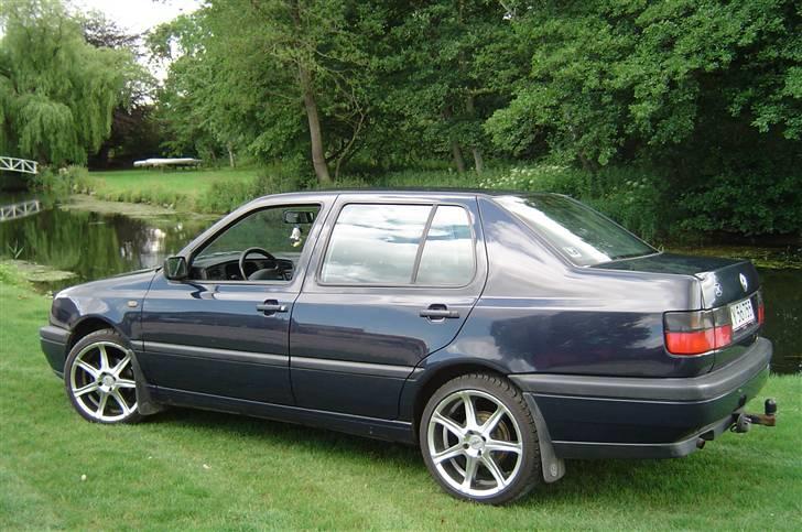 VW Vento 1,8 CL •SOLGT• billede 2