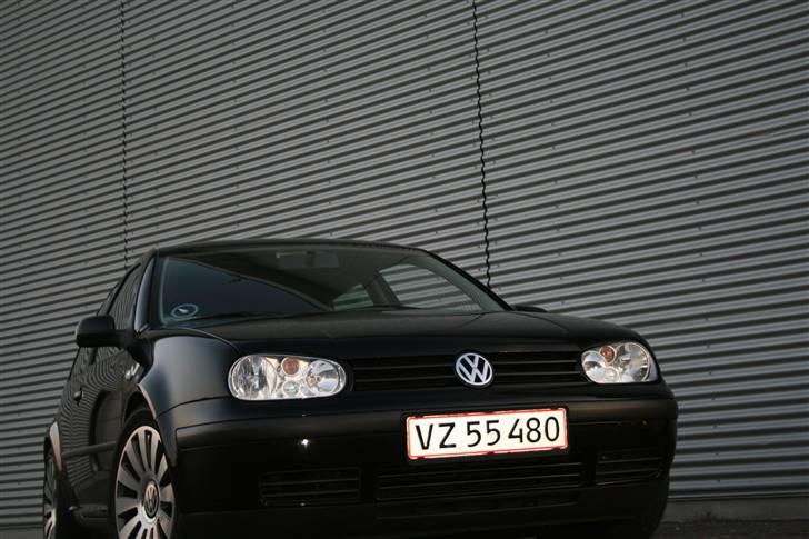 VW Golf 4 TDI 117Hk - SOLGT  billede 1