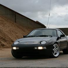 Porsche 928 S4