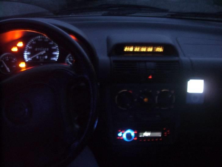 Opel Corsa B - Som helhed. med lys osv. billede 3