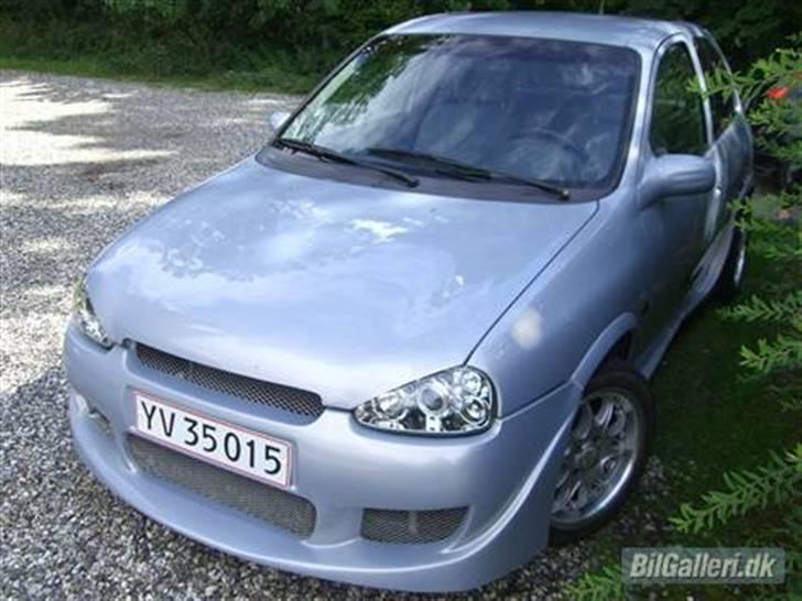 Opel Corsa B - Underlig vinkel!  billede 4