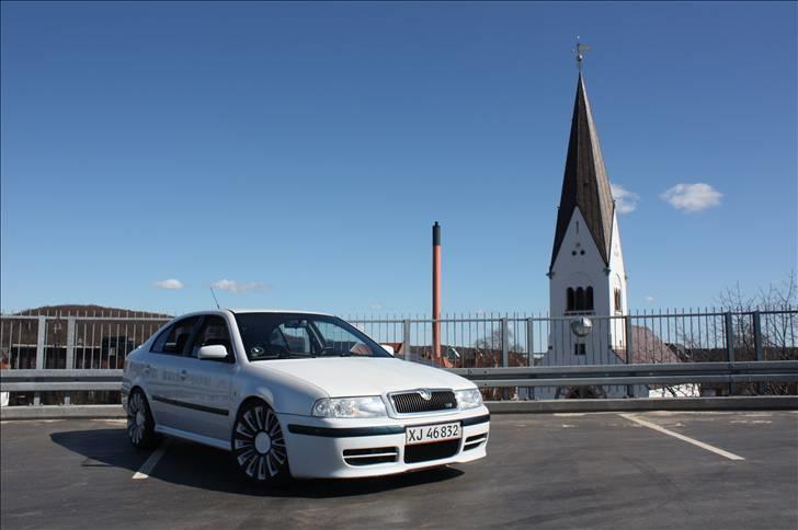 Skoda Octavia 1,8T (solgt) - DE nye sutter C",) billede 1