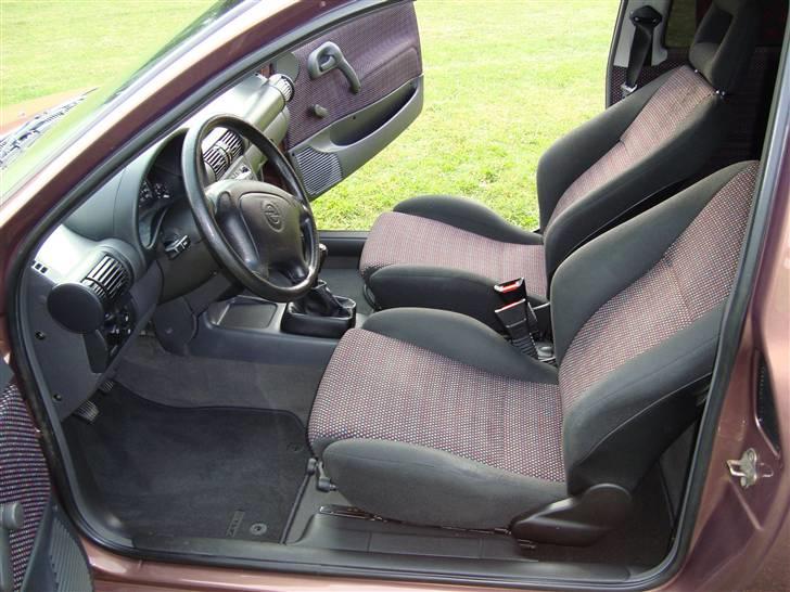 Opel Corsa 1.4i 16v Sport  billede 10