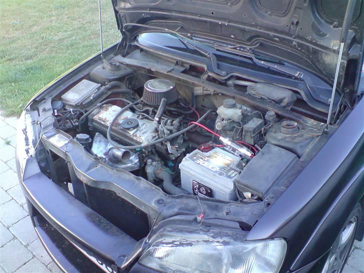 Peugeot 106 1.4 XR WB *SOLGT* - Hjertet på min lill økoracer :D billede 9