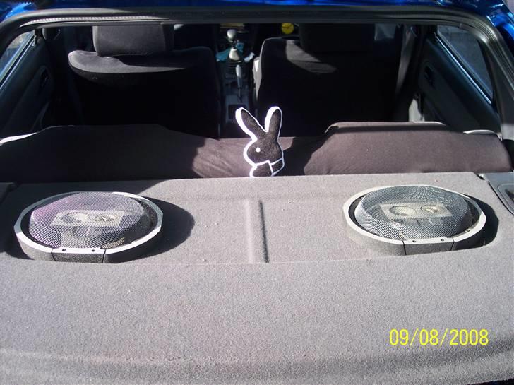 Toyota corolla  5 d.  SOLGT - JBL i hattehylden... er bare best synes jeg...  billede 8