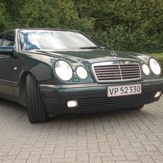 Mercedes Benz E 220 CDI AVANTGARDE