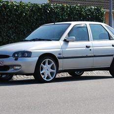 Ford Escort 1,6 Silverline