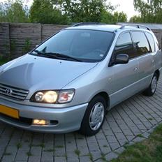 Toyota Sportsvan 2.2 TD (Solgt)