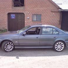 BMW 523i