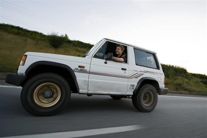 Mitsubishi Pajero - For eventyr og velgørenhed! Glemte jeg at sige vi ingen mekanisk erfaring har..... billede 2