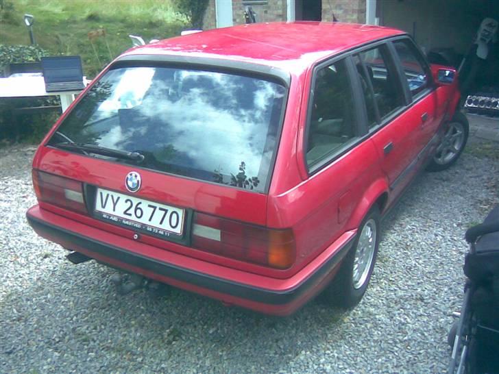BMW 324 TD Touring *SOLGT* billede 2