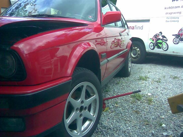 BMW 324 TD Touring *SOLGT* billede 3