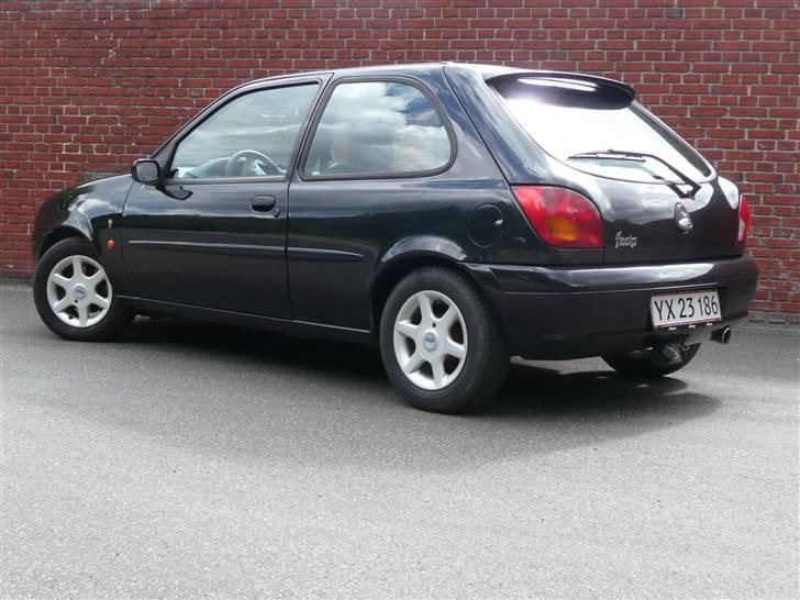 Ford Fiesta 1,25 Ghia (SOLGT) billede 3