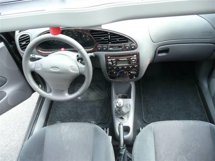 Ford Fiesta 1,25 Ghia (SOLGT) billede 4