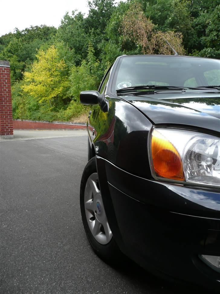 Ford Fiesta 1,25 Ghia (SOLGT) billede 9