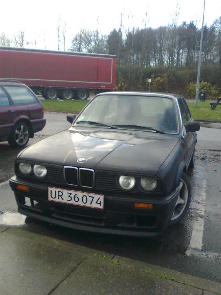 BMW 320i billede 1