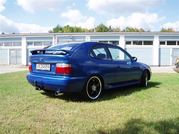 Toyota Corolla E10 - død billede 14