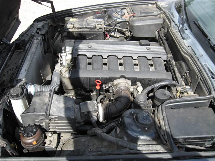 BMW 525 i 24v -SOLGT- billede 5