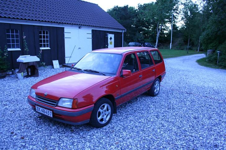Opel Kadett E 1.6I Byttet billede 5