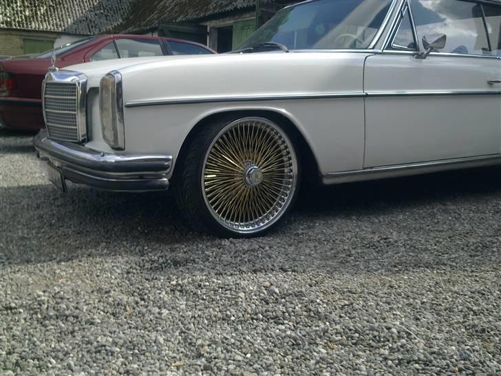 Mercedes Benz W115 250ce /8 billede 1