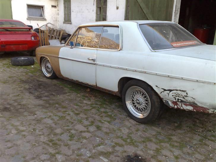 Mercedes Benz W115 250ce /8 billede 4