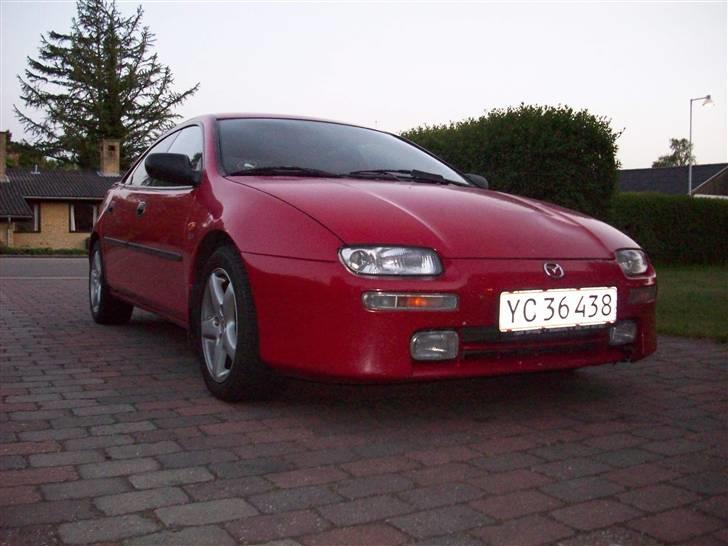 Mazda 323 F billede 3