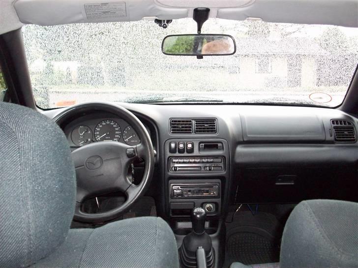 Mazda 323 F billede 7