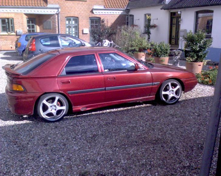 Mazda          323f  1,8gt død billede 1