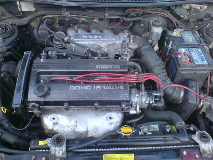 Mazda          323f  1,8gt død billede 2