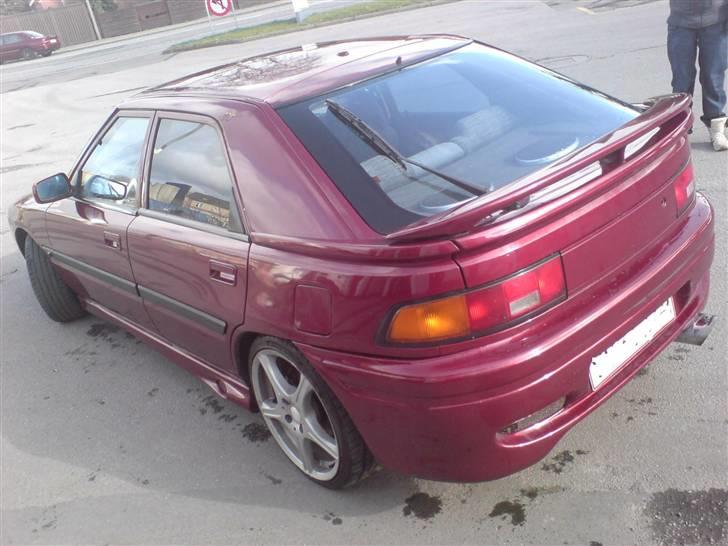 Mazda          323f  1,8gt død billede 4