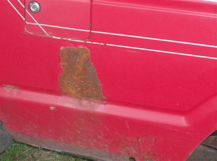 Toyota HJ60 - Igen lidt rust som skal laves men det bliver da godt  billede 4