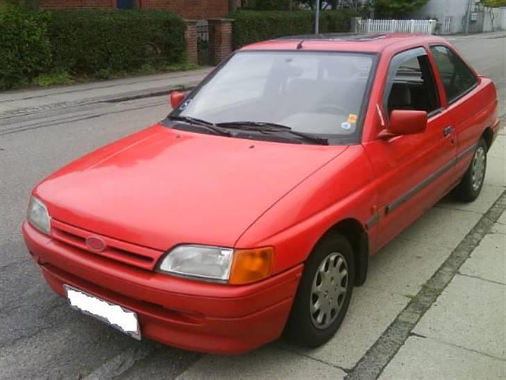 Ford Escort Solgt . billede 1