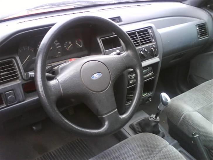 Ford Escort Solgt . billede 9