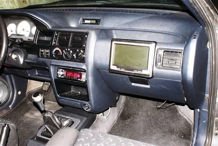 Ford Escort 16v DOHC - Når radioen er tændt billede 12