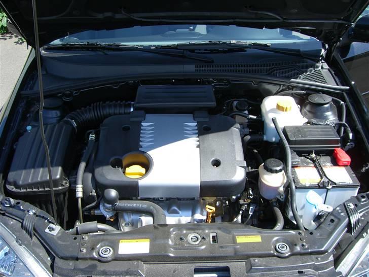 Chevrolet Lacetti 1,8 CDX - Kunne godt bruge et andet luftfilter, men så ryger garantien :/ billede 6