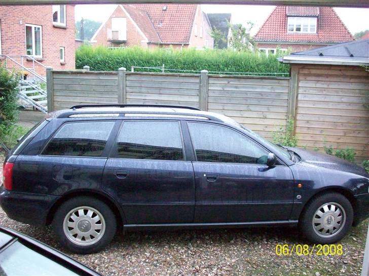 Audi A4 Avant 1,8T *SOLGT* - beklager at det har regnet.. men de er dejlig mørke.. billede 14